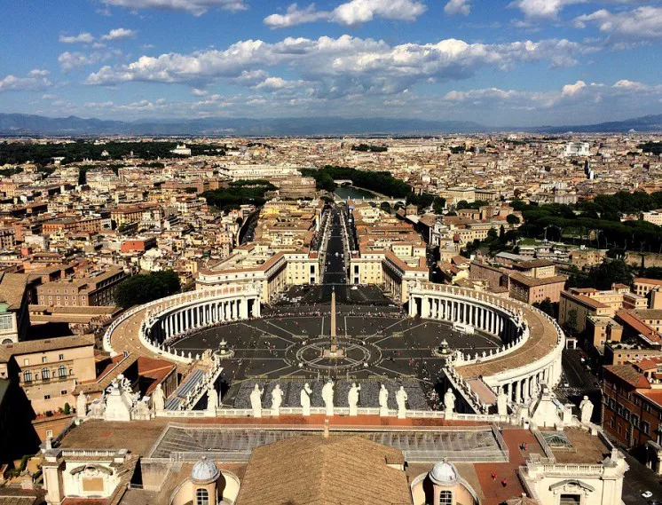 1000 затворници "окупират“ Ватикана