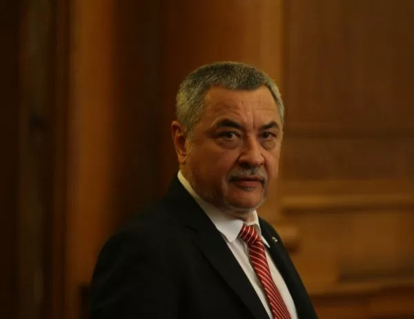 ДПС поиска оставката на Валери Симеонов
