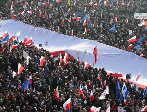 Как се правят антиправителствени протести в Полша?
