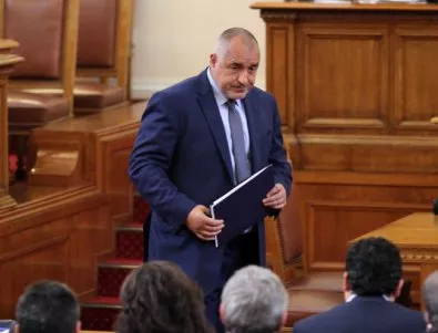 Първи лидерски сблъсък между Борисов и Нинова в парламента