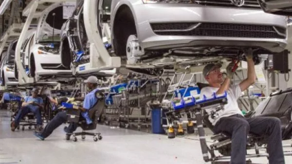 Работниците на VW с по 3950 евро премии