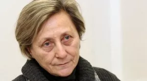 Нешка Робева за Раева: Царят е гол и бабата на Куини е гола!