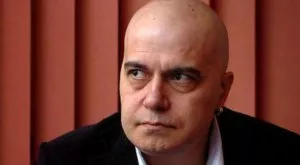 Вижте вандалщината на феновете на Слави Трифонов по време на концерта му