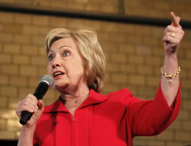 ФБР отново ще разследва Хилари Клинтън за скандала с имейлите