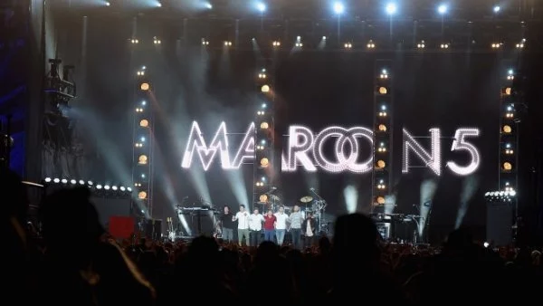 Maroon 5 се включиха в безпрецедентен протест срещу закон за половете