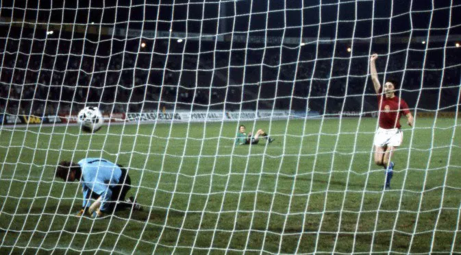 Европейско първенство по футбол 1976: Легендата за дузпата "Паненка"