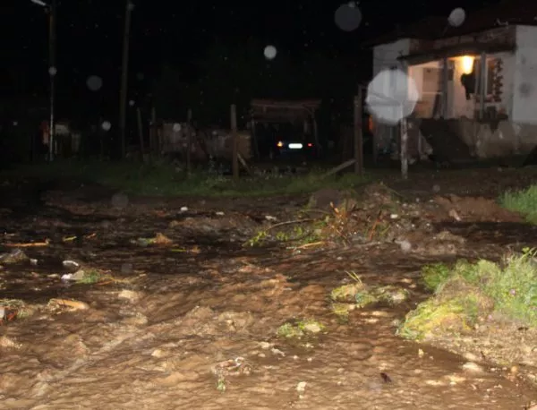 Наводнение буквално удави Казанлък и селата в общината