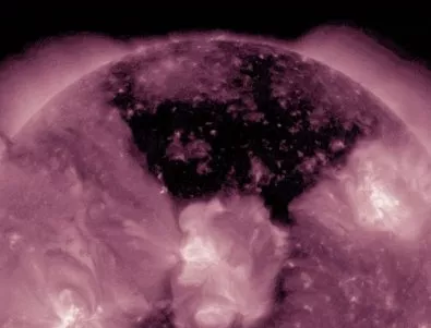 Гигантска коронална дупка се появи на Слънцето (ВИДЕО)