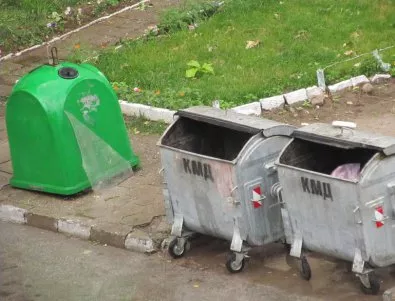 Дезинфекцират контейнерите в Асеновград