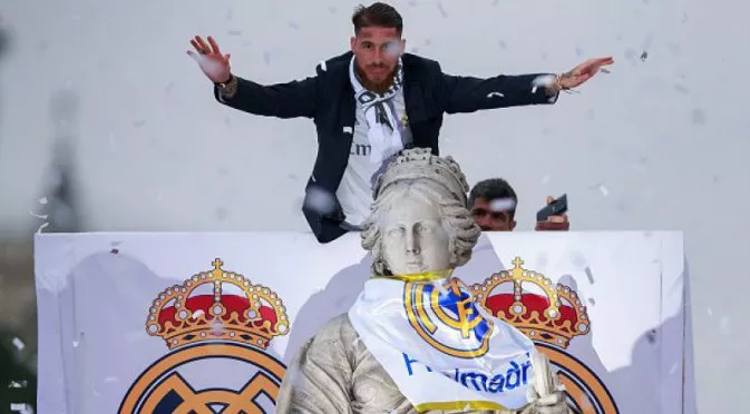 Реал представи трофея пред хиляди фенове в Мадрид (СНИМКИ)
