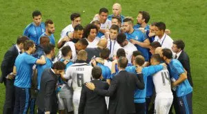 СНИМКИ (18+): Луда фенка на Реал махна всички дрехи след триумфа в Шампионска лига