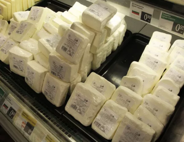 Три фирми са глобени за влагане на растителни мазнини в сирене