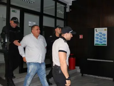 Полицаите и сводникът от Благоевград остават в ареста