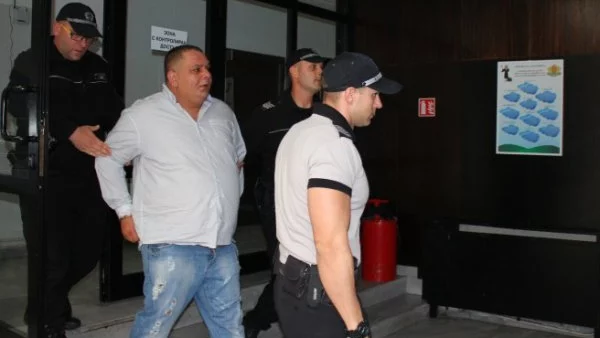 Полицаите и сводникът от Благоевград остават в ареста