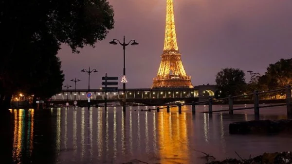 Милиард евро щети след наводненията в Париж