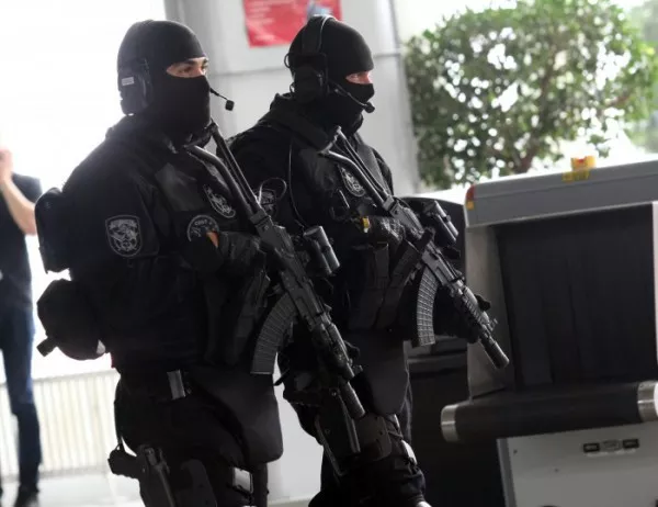 Наказват двама гранични полицаи на летище "София" заради избягал виетнамец