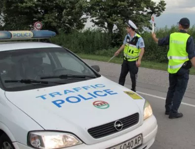Пътна полиция си поръчала нови коли без камери