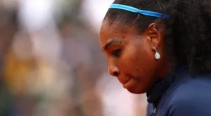 СНИМКА: Серина Уилямс изгря разголена и скандална на корица