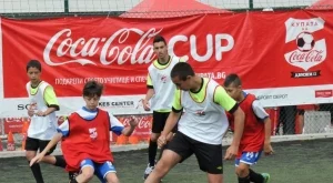Отборът на СОУ "Епископ Константин Преславки" ще представи Бургас на финалите на "Купата на Coca-Cola: Движи се!" 