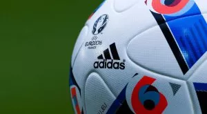 Бихте ли играли футбол с електрошок? (ВИДЕО)