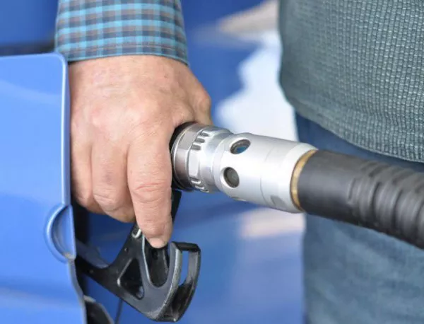 Търговците на течни горива вече ще представят обезпечение пред НАП