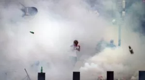 Феновете на Англия не спират с побоищата в Марсилия