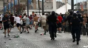 Английските фенове не стоят мирни - пак се сбиха с полицията