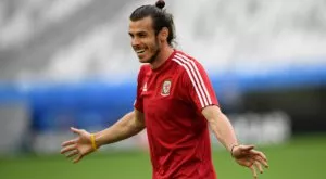 Юнайтед преговаря с агента на Бейл за нов рекорден трансфер