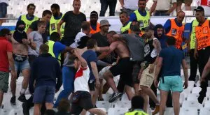 ВИДЕО: Руските фенове пак сгафиха, но показаха на бял свят слабата охрана във Франция