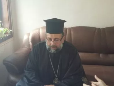 Общинарите в Асеновград не посмяха да се противопоставят на митрополит Николай