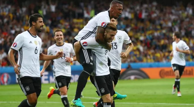 Унищожителна Германия крачи към 1/4-финалите на Евро 2016 (ВИДЕО)