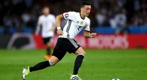 Йоахим Льов извади Месут Йозил от националния отбор, обяви кога ще го върне