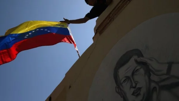 В страната на "Свети Уго Чавес"