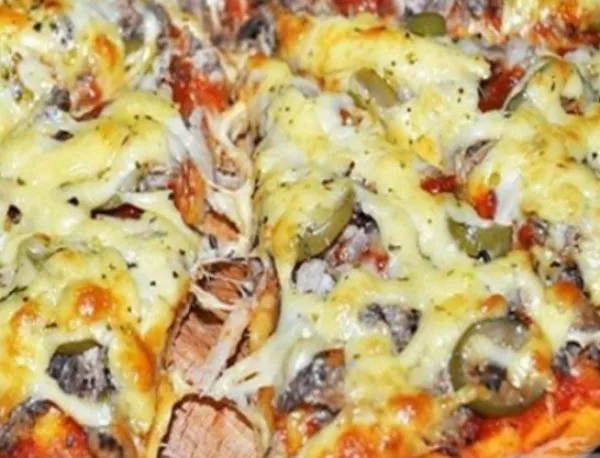 Рецепта на седмицата: Пица с риба тон и маслини