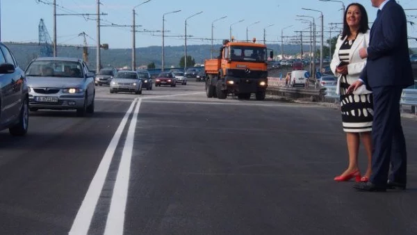 Пуснаха движението по Аспаруховия мост