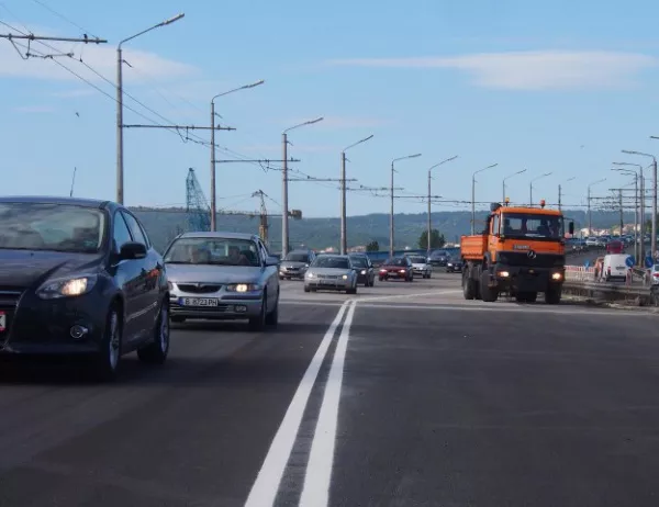 Ремонтът на Аспаруховия мост във Варна ще продължи до 23 октомври