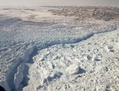 Огромна река се крие под ледовете на Гренландия