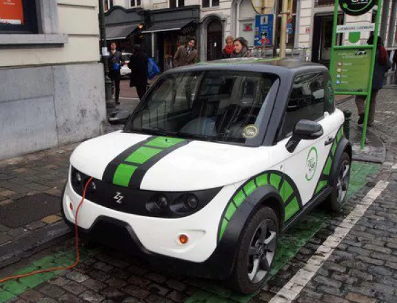 Норвегия се придвижва към забраната на бензинови и дизелови коли - половината нови автомобили са електрически и хибриди