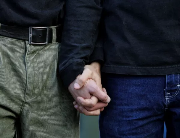 Историческо: За първи път хомосексуална двойка осинови дете в Германия