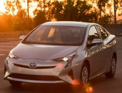 Следващата Toyota Prius ще бъде със слънчеви батерии