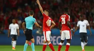 След гей парада: Страст на Евро 2016, играчи си късат фланелките