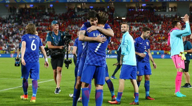 Хърватия наказа Исландия, два гола на Брозович пратиха "шахматистите" на върха