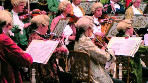 Оригиналният състав на VIENNA MOZART ORCHESTRA идва за концерт у нас