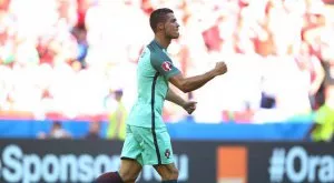 ВИДЕО: Как Роналдо накара Моутиньо да изпълни дузпа