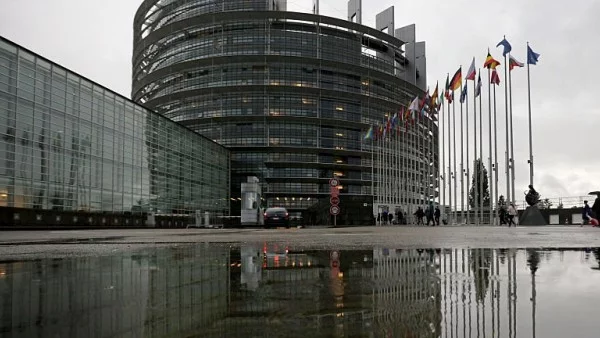 Европарламентът гласува нови правила за борба с тероризма