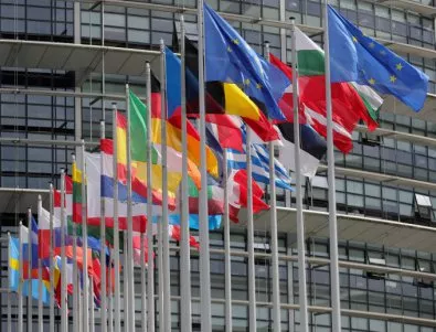 Половината държави от ЕС, включително България, може да подложат СЕТА на референдум