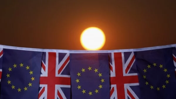 Брюксел се страхува, че британският хаос около Brexit е част от хитър план