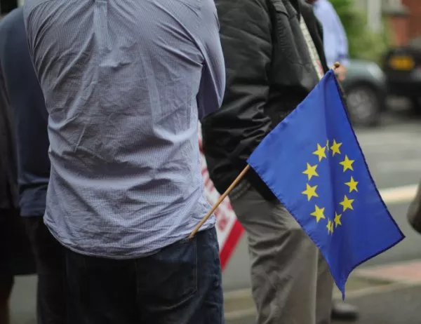 Половината младежи в Европа смятат, че демокрацията не е най-добрата форма на управление