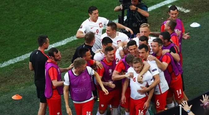 Полша изстрада след дузпи първия си 1/4-финал на Евро 2016 (ВИДЕО)