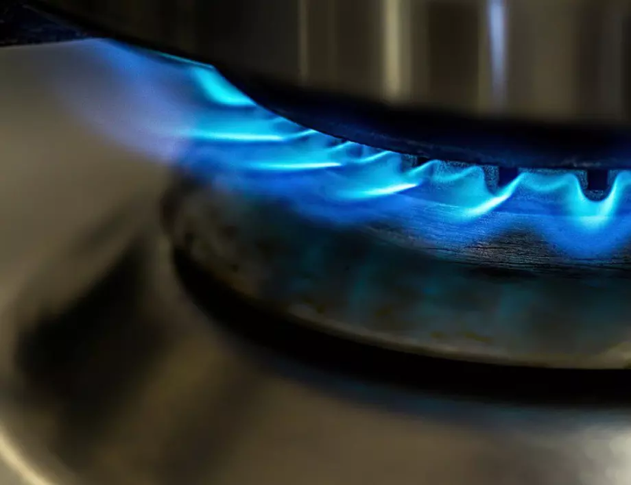 Брюксел не бърза да атакува "Газпром" заради цената на газа за България